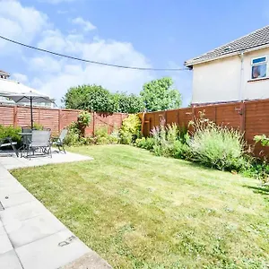 https://beautiful-3-bedroom-home-10-minutes-walk-to-beach.yorkshirehotels.net